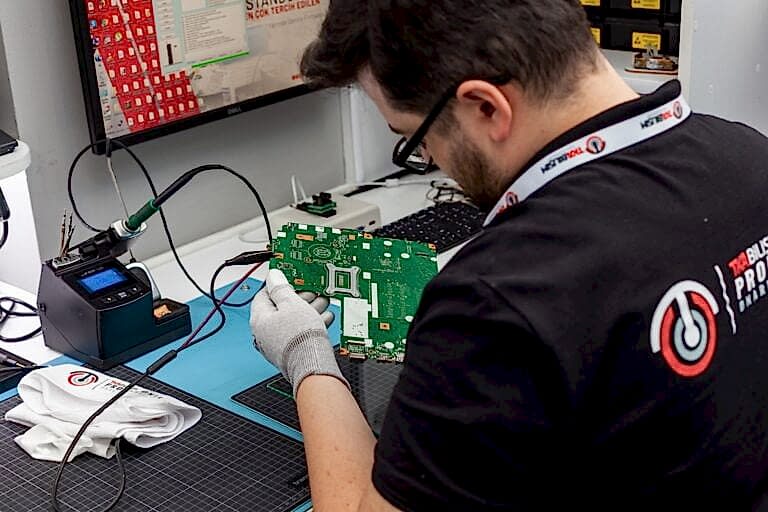 izmir anakart tamiri